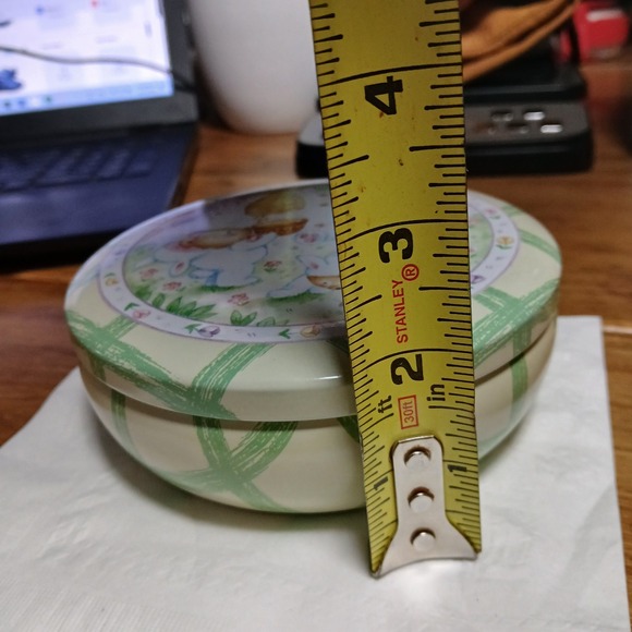 Honey Bunnies Bulged Tin  Pattern Cookies Cup - Picture 10 of 10